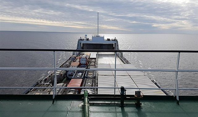 İstanbul Türkeli açıklarında arızalanan kuru yük gemisi güvenli bölgeye çekildi