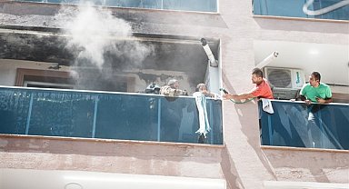 İzmir'de apartman yangınında 10 kişi kurtarıldı