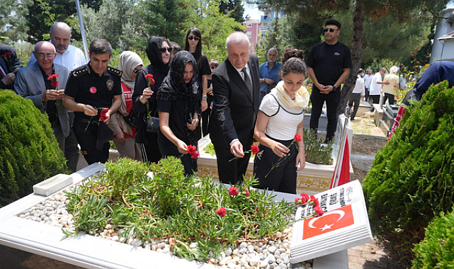 Kartal Belediyesi, 15 Temmuz demokrasi şehidi Şükrü Bayrakçı'yı kabri başında andı