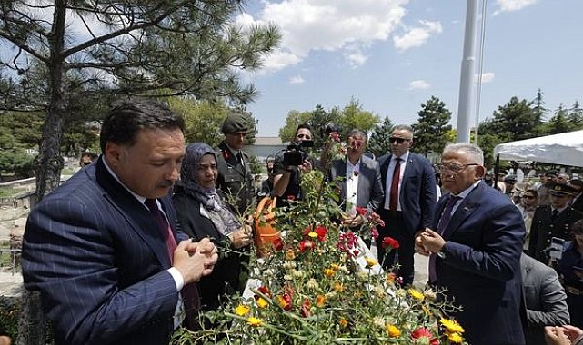 Kayseri’de 15 Temmuz şehitleri kabirleri başında anıldı