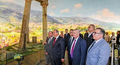 KKTC 5. Cumhurbaşkanı Tatar, Panorama 1326 Bursa Fetih Müzesi’ni gezdi