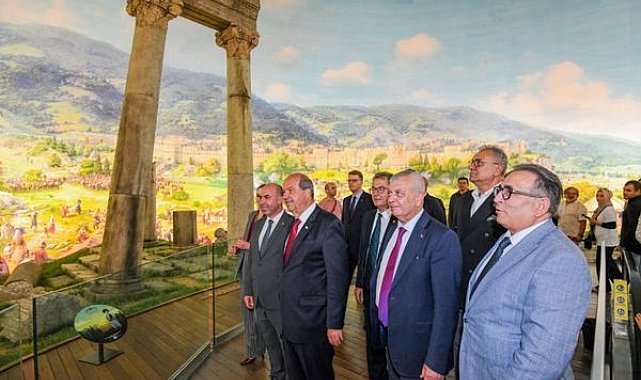 KKTC 5. Cumhurbaşkanı Tatar, Panorama 1326 Bursa Fetih Müzesi’ni gezdi