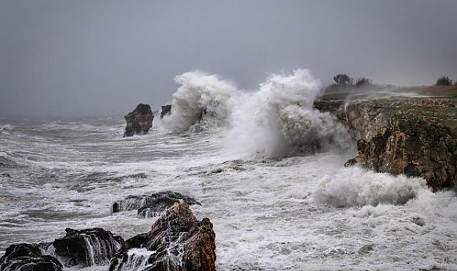 Meteoroloji’den kuvvetli rüzgar ve fırtına uyarısı