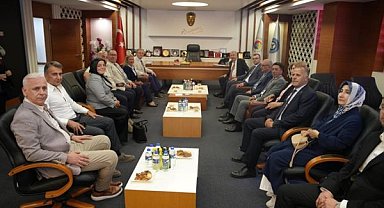 Özdağ, Giresun Ticaret ve Sanayi Odasını ziyaret etti