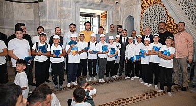 Vali Aktaş, TÜGVA Yaz Okulu öğrencilerinin Kur'an-ı Kerim'e Geçiş Töreni'ne katıldı