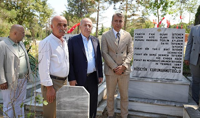 Zafer Partisi Genel Başkanı Özdağ, Bafra Şehitliği'ni ziyaret etti