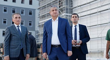 Adana Valisi Yavuz, öğrenci yurtlarında incelemelerde bulundu