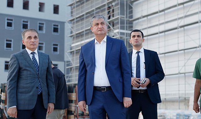 Adana Valisi Yavuz, öğrenci yurtlarında incelemelerde bulundu