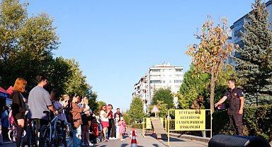 Arabasız Pazar’da Atatürk Bulvarı’nda yoğun katılım