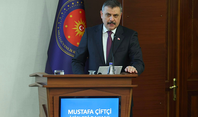 Bakan Çiftçi: Üniformanız aziz milletimizin ve mukaddes vatanımızın emanetidir