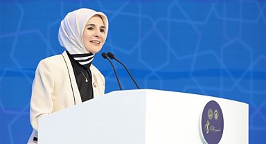 Bakan Göktaş, AK Parti İnsan Hakları Eğitim Kampı'nda gençlerle buluştu