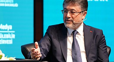 Bakan Yumaklı, Kars'ta esnafı ziyaret etti
