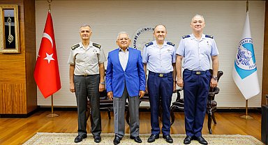 Başkan Büyükkılıç, görev sürelerini tamamlayan komutanları ağırladı
