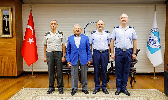 Başkan Büyükkılıç, görev sürelerini tamamlayan komutanları ağırladı