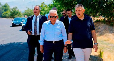 Başkan Büyükkılıç, Sazyolu Caddesi’nde devam eden sıcak asfalt çalışmalarını inceledi