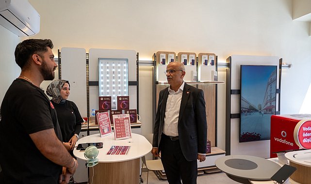 Başkan Er, Akpınar’da yeni iş yerlerine taşınan esnafı ziyaret etti