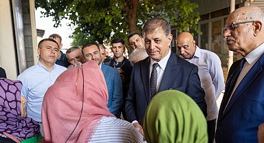 Başkan Tugay İzmir'in hal esnafıyla buluştu