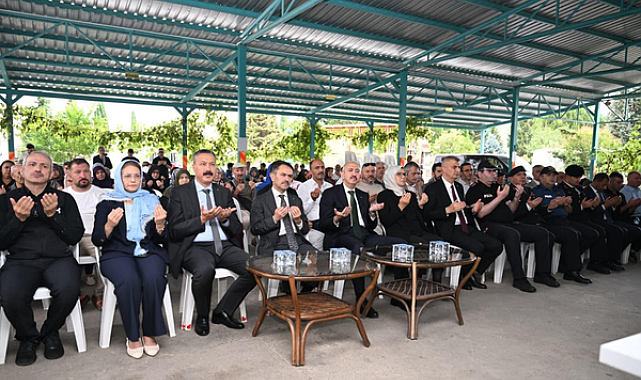 Cangir ve Aktaş'tan Deprem Şehitliği ziyareti