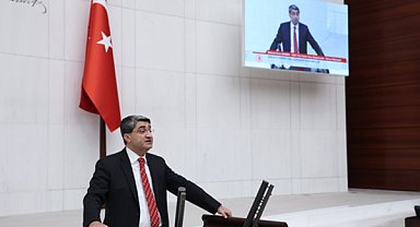 Ekmen: Mersin sahillerindeki mikroplastik kirliliği için önlem alınmalı