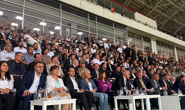 Eşbaşkan Bucak, Amedspor-Erzurumspor maçını tribünden izledi
