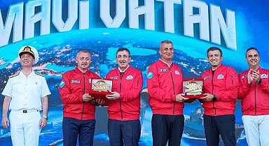 Gölcük Belediyesi’ne TEKNOFEST Mavi Vatan anı plaketi takdim edildi