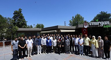 Kayseri Büyükşehir Belediye Başkanı Büyükkılıç, gençlerle buluştu