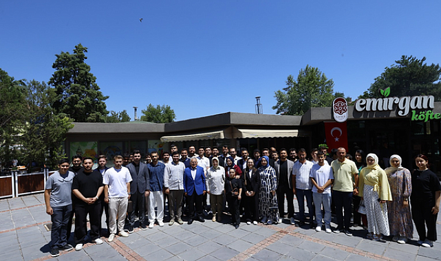 Kayseri Büyükşehir Belediye Başkanı Büyükkılıç, gençlerle buluştu