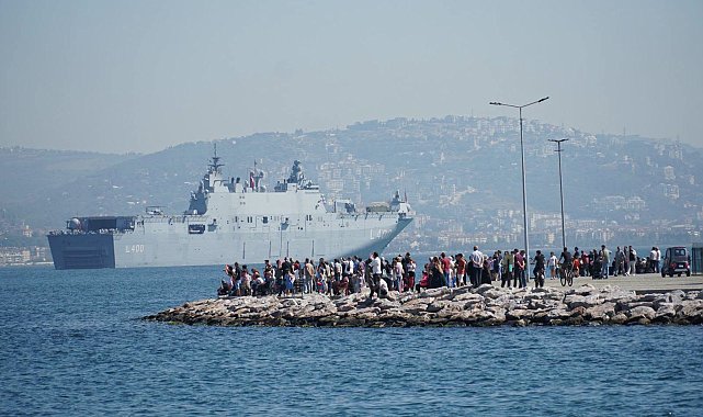 Mavi Vatan’ın çelik muhafızlarından Gölcük’e Teknofest selamı