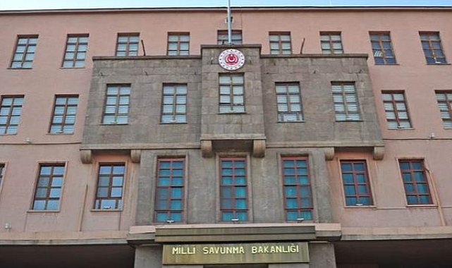 MSB: Somali Komandoları Manisa’da Komando Temel Eğitimi'ni tamamladı