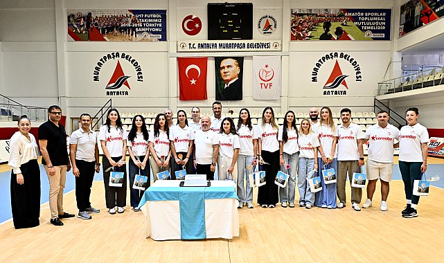 Muratpaşa Belediyesi Kadın Voleybol Takımı yeni sezona hazırlanıyor