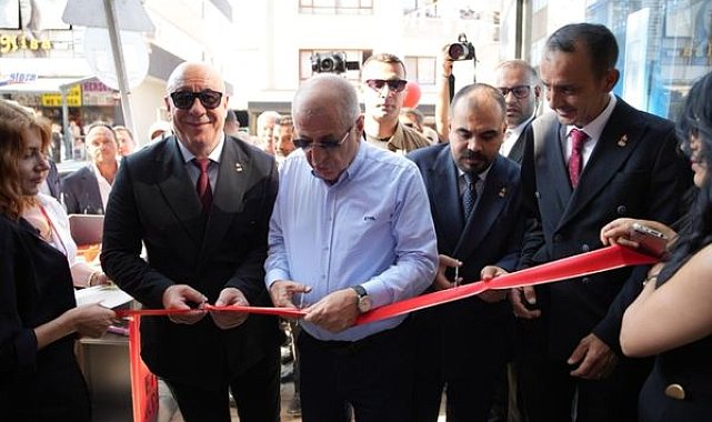 Özdağ, Etimesgut İlçe Başkanlığını açtı