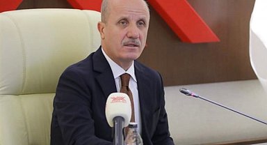 Özvar: Vakıf üniversitelerinde ara sınıflar için yasal ücret artış sınırı yüzde 25'tir