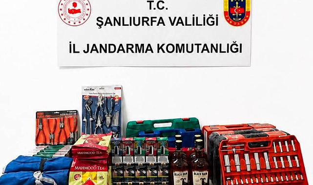 Şanlıurfa'da jandarmadan kaçakçılık operasyonu: Çok sayıda kaçak ürün ele geçirildi