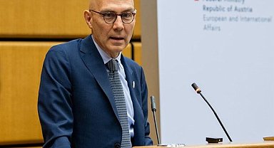 Türk: Gençler geleceğin kapısının anahtarlarını taşıyor