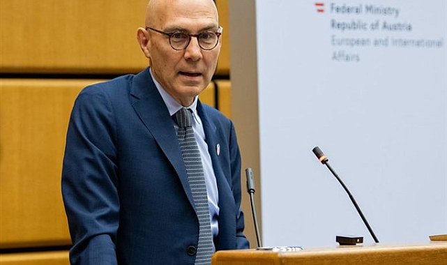Türk: Gençler geleceğin kapısının anahtarlarını taşıyor