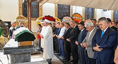 Vali Aktaş, Refika Cantürk’ün cenaze namazına katıldı