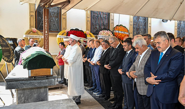 Vali Aktaş, Refika Cantürk’ün cenaze namazına katıldı