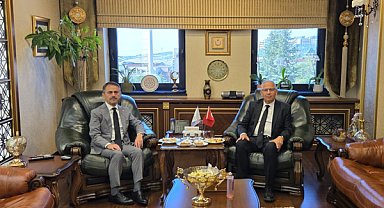 Vali Aktaş’tan KOÜ Rektörü Cantürk’e taziye ziyareti