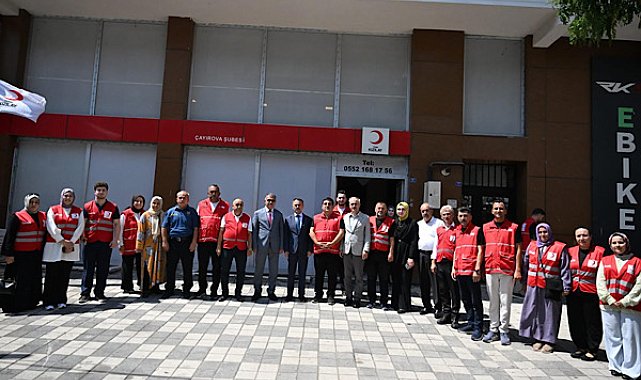 Vali Aktaş, Türk Kızılay Çayırova Şubesi'ni ziyaret etti