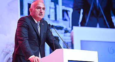 Bakan Ersoy, eski Bakan Mahir Ünal’ı ağırladı