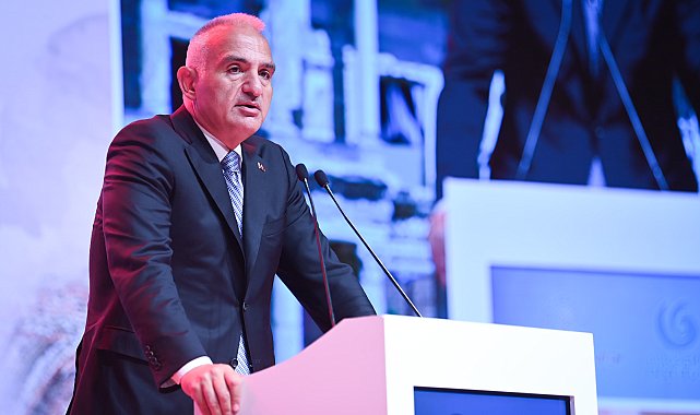 Bakan Ersoy, eski Bakan Mahir Ünal’ı ağırladı