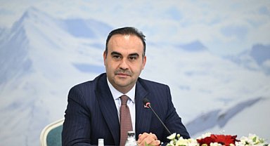 Bakan Kacır, ZUCHEX 36. Uluslararası Ev ve Mutfak Eşyaları Fuarı’nı ziyaret etti