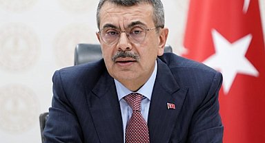 Bakan Tekin, Cumhurbaşkanı Erdoğan ile şarkı söyleyen öğrencileri kabul etti