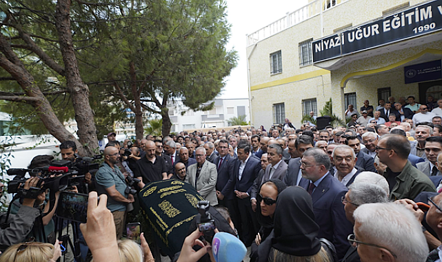 Burhan Özfatura son yolculuğuna uğurlandı