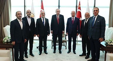 Cumhurbaşkanı Erdoğan, HÜDA PAR Genel Başkanı Yapıcıoğlu’nu kabul etti