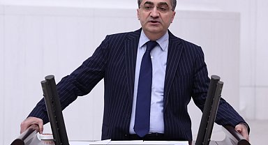 Ekmen: Seçmen iradesi bin bir yolla devre dışı bırakılıyor