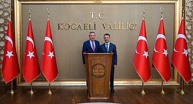 Kamu Denetçisi emekli Vali Yılmaz, Kocaeli Valisi Aktaş'ı ziyaret etti