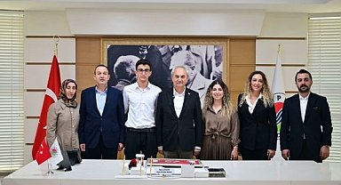 Kepez’in gururu Serhat’a Kocagöz’den burs desteği