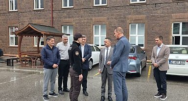 Vali Aktaş, İzmit Mesleki ve Teknik Anadolu Lisesi’ni ziyaret etti