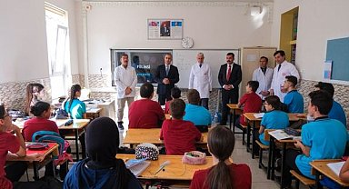 Vali Çiçek okulları ziyaret etti